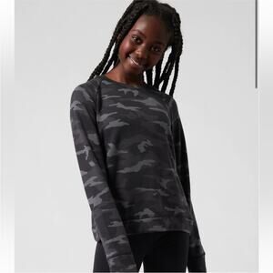 NWT Athleta Girl Cozy Cross Your Fingers Sweatshirt Black/Gray Camo Size XS/6